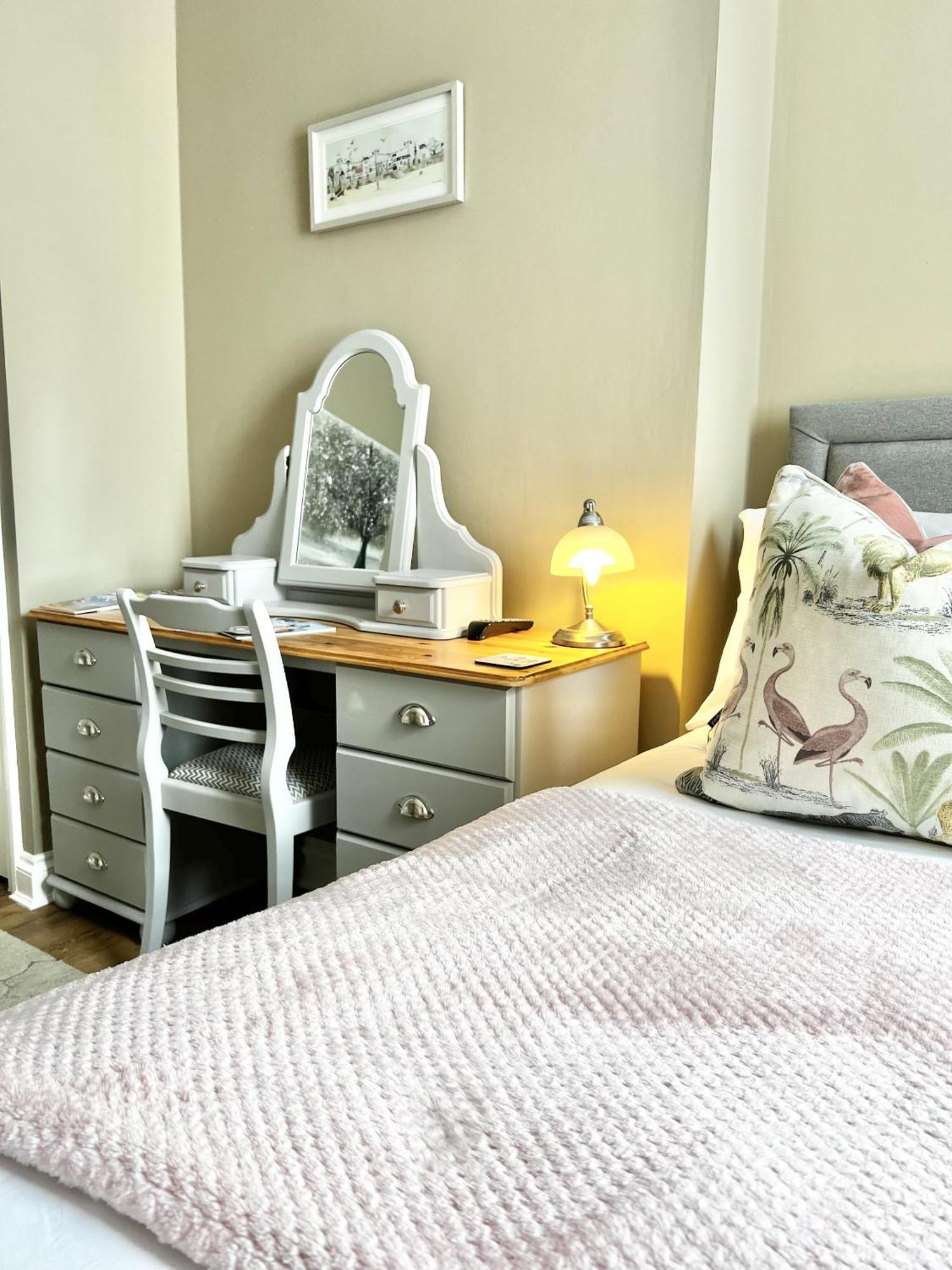 Devon House Gasthof 4*